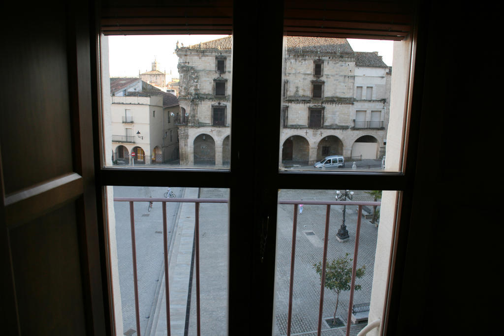 Alojamientos Plaza Mayor Trujillo Kamer foto